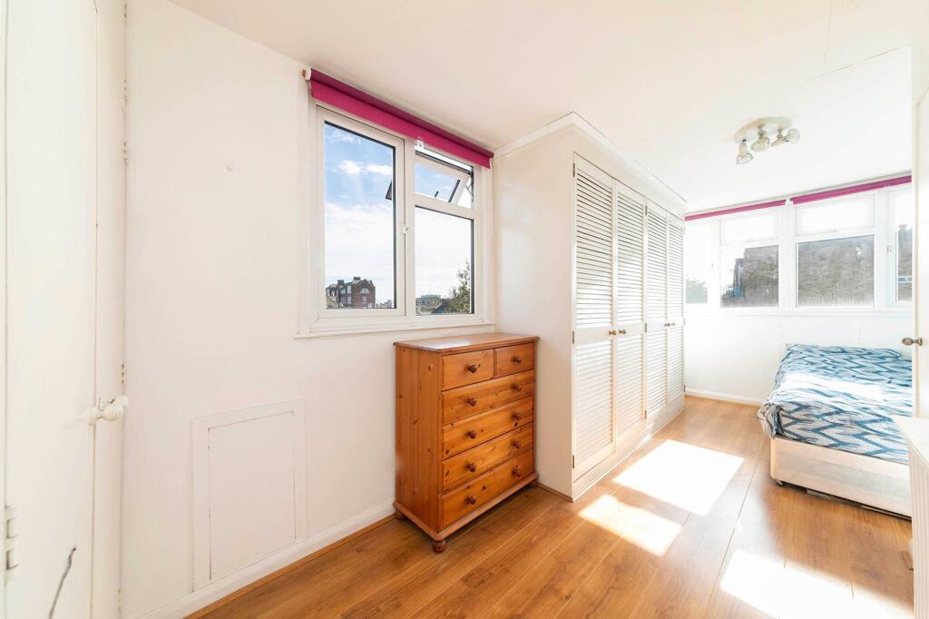 Apartment in London, Shepherd's Bush - View 5