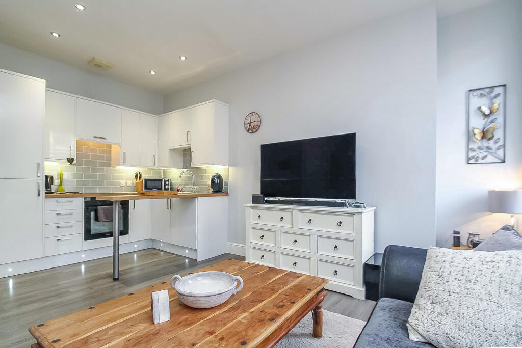 Apartment in Bristol, Old Market, St Philip's - View 4
