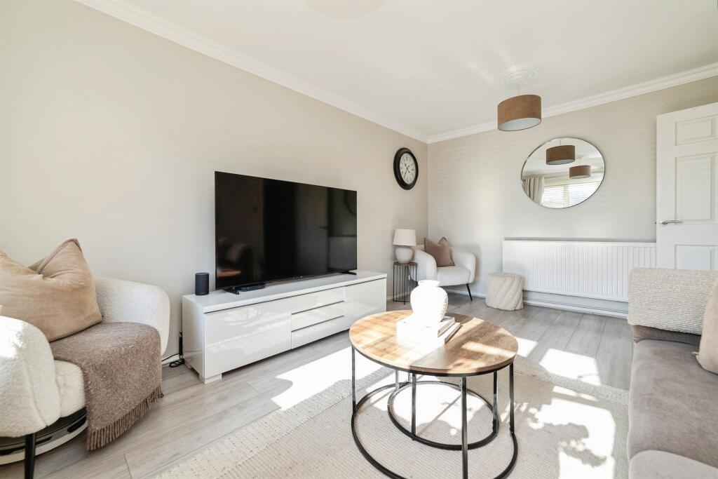 Apartment in Letchworth Garden City, Lordship Estate, Jackmans Estate - View 5