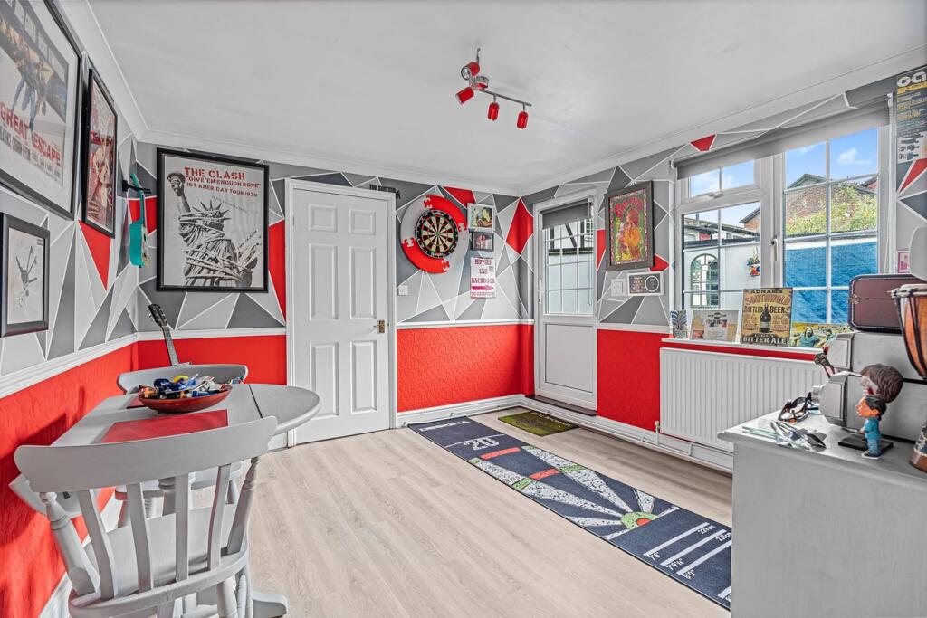 House in Spelthorne, Stanwell - View 5
