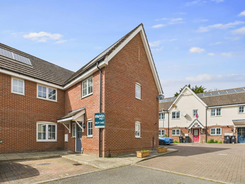 Goodwins Close, Little Canfield, Dunmow, CM6 1SQ photo 3