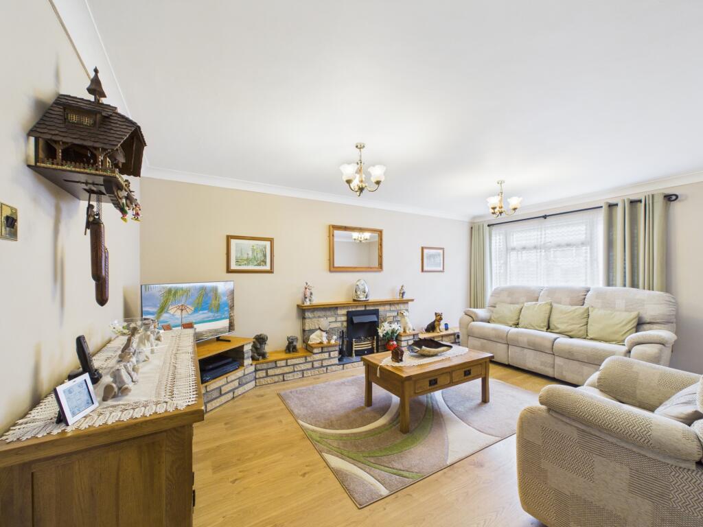 Carron Close, Tilehurst, Reading, RG30 photo 2