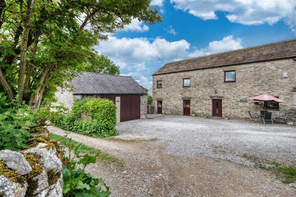 Main image of property: Main Street, Taddington