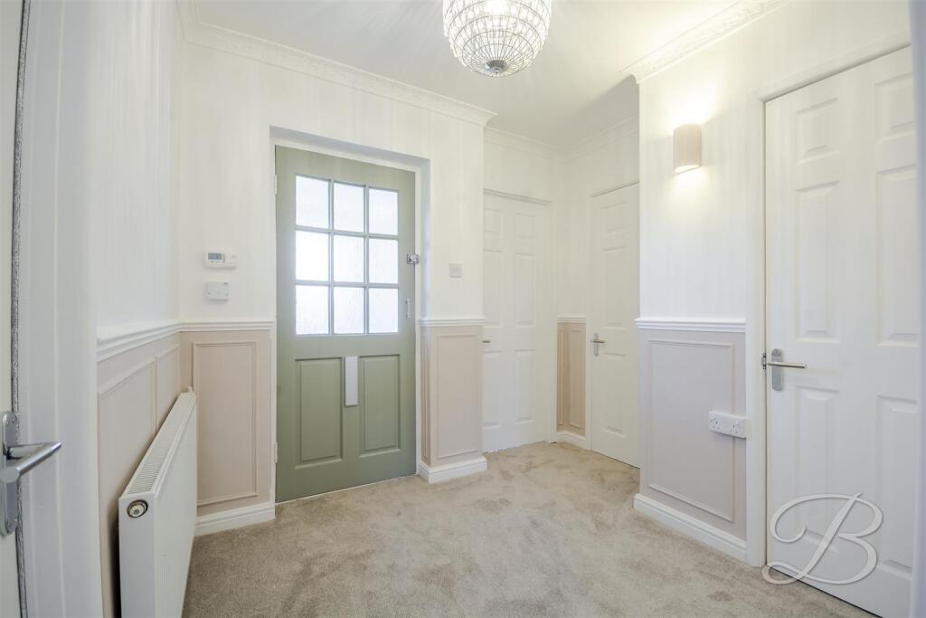 House in Mansfield, Nottinghamshire - More