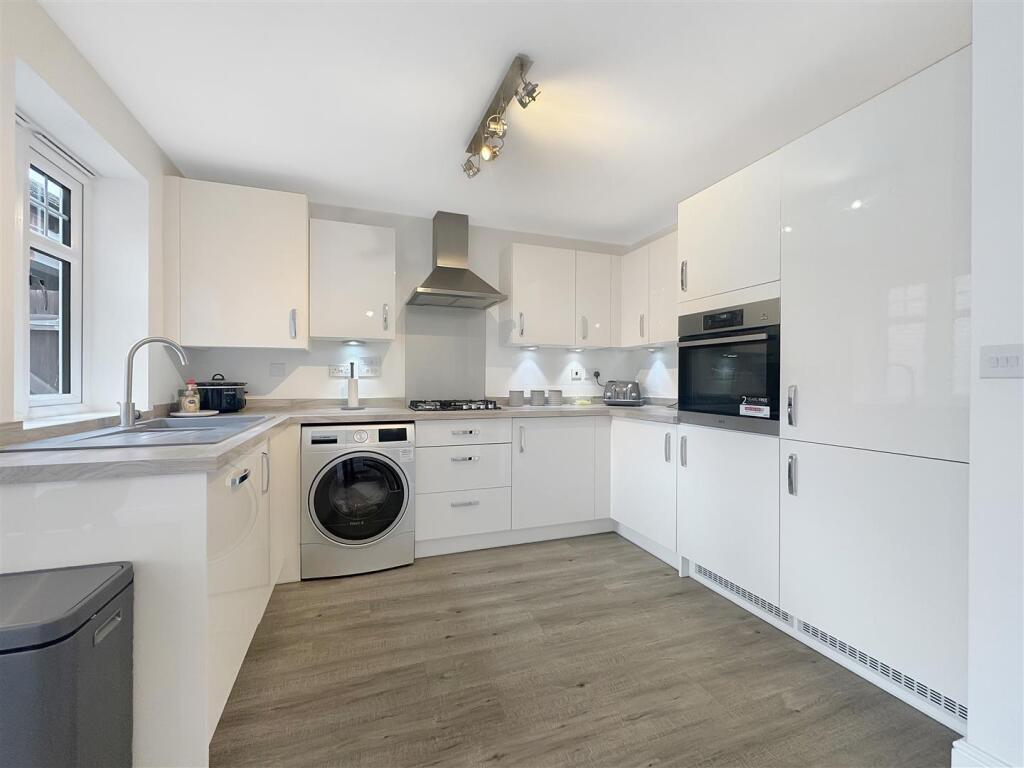 Hall Drive, Whetstone. - View 6