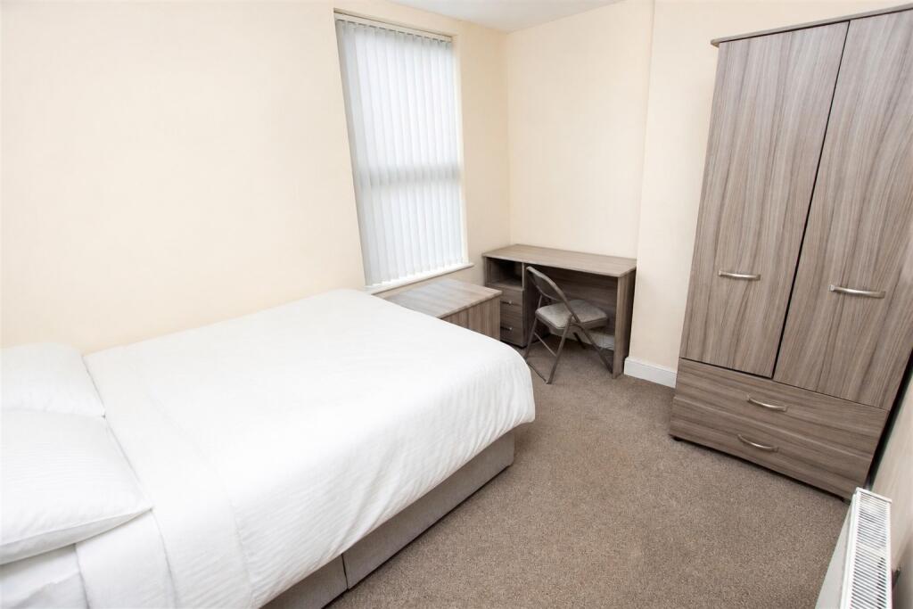 5 bedroom house for rent
