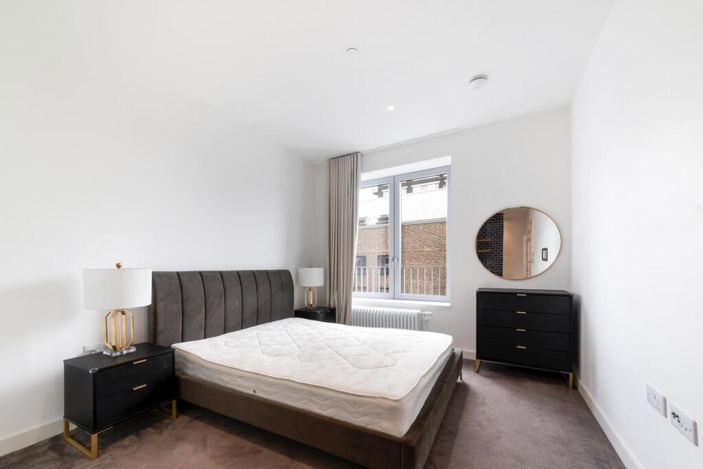 Apartment in London - View 5