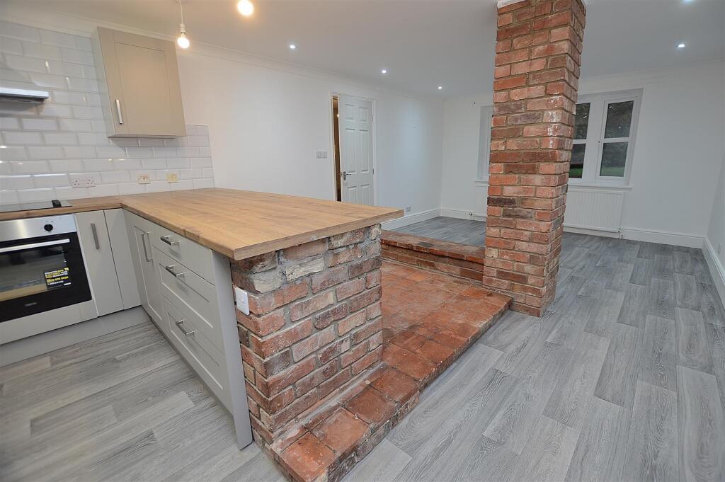 Cristed Cottage, Tattershall Road, Woodhall Spa photo 4