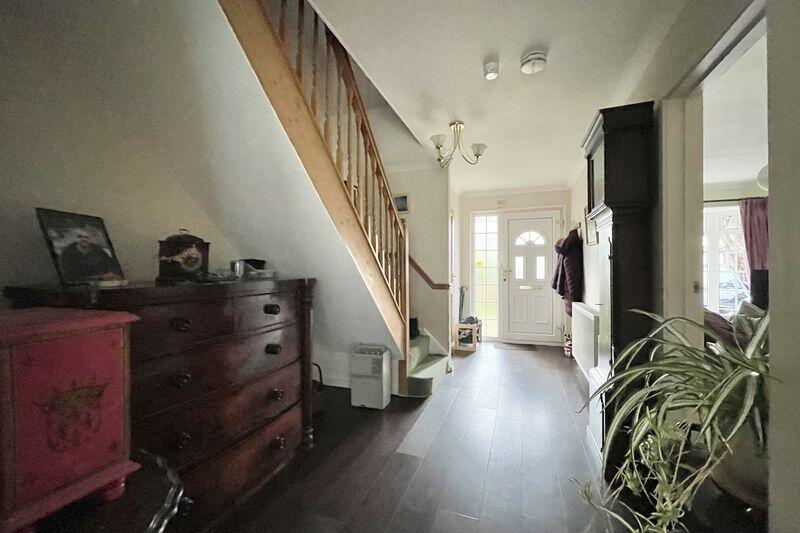 Telegraph Lane, Esher - View 5