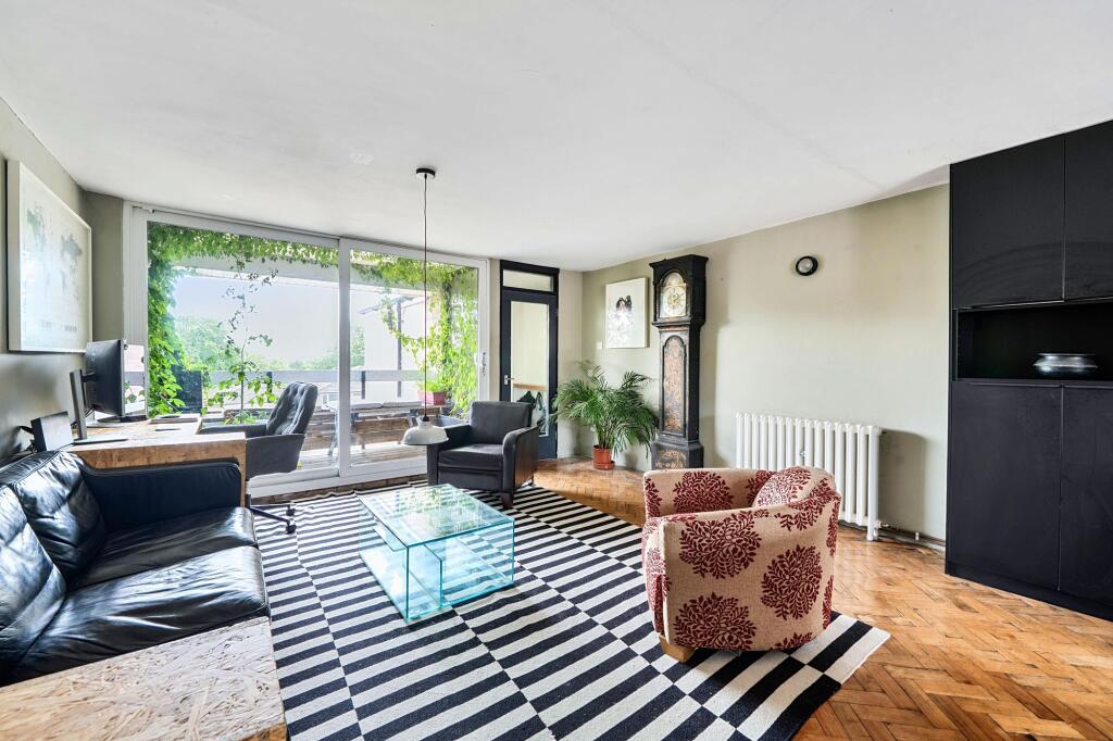 Apartment in Southampton - View 3
