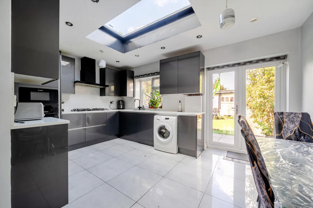 House in Bromley - View 5
