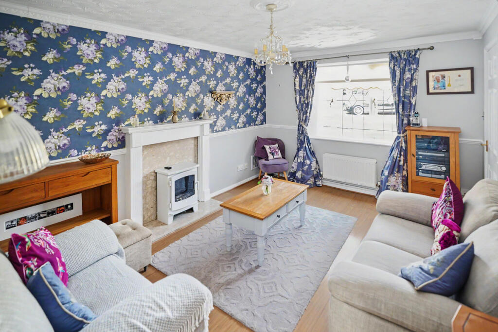 House in Wootton, Wootton Fields - View 2
