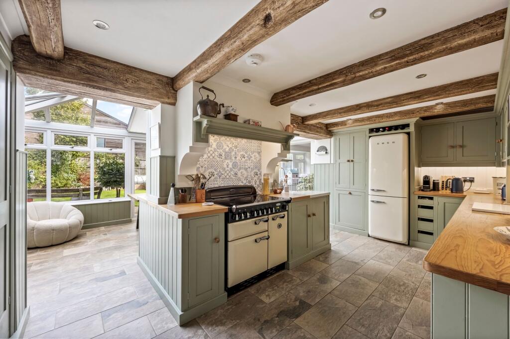 House in Uckfield, Lankhurst Oak, Blackboys - More