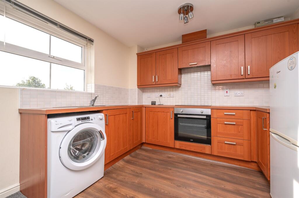 Apartment in Kettering, Leisure Village - View 4