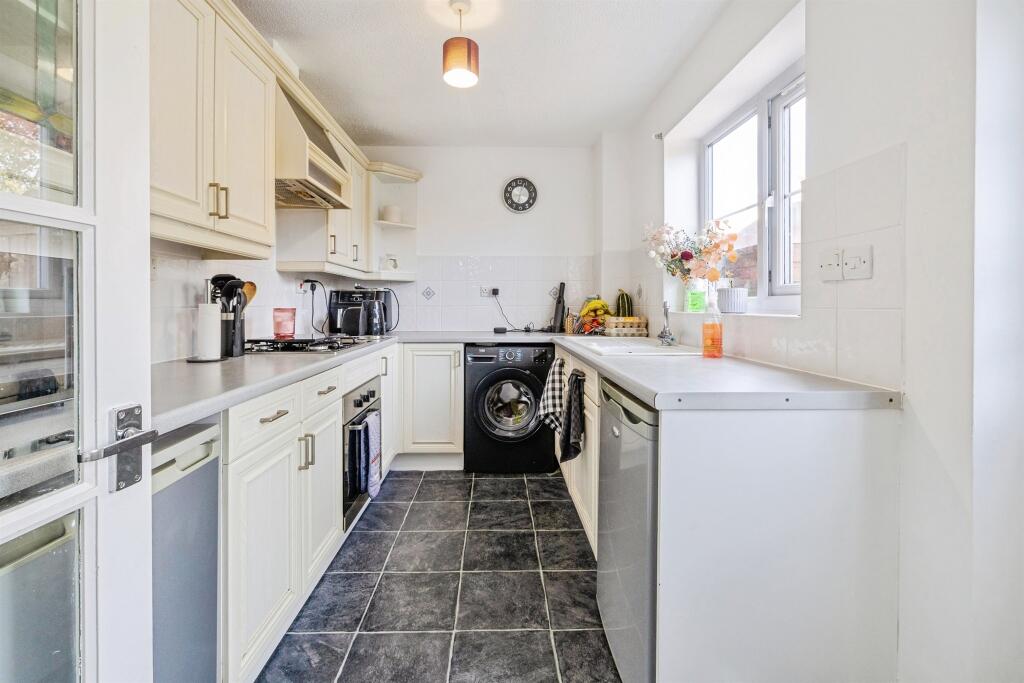 House in North Kesteven, Bracebridge Heath - More