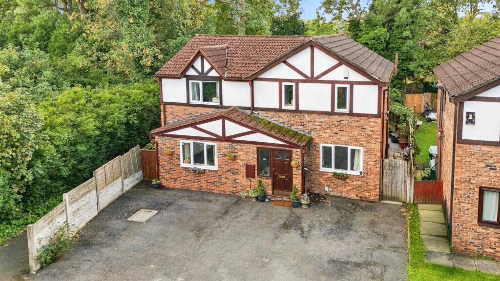 Main image of property: Hyde Fold Close, Burnage, Manchester, M19