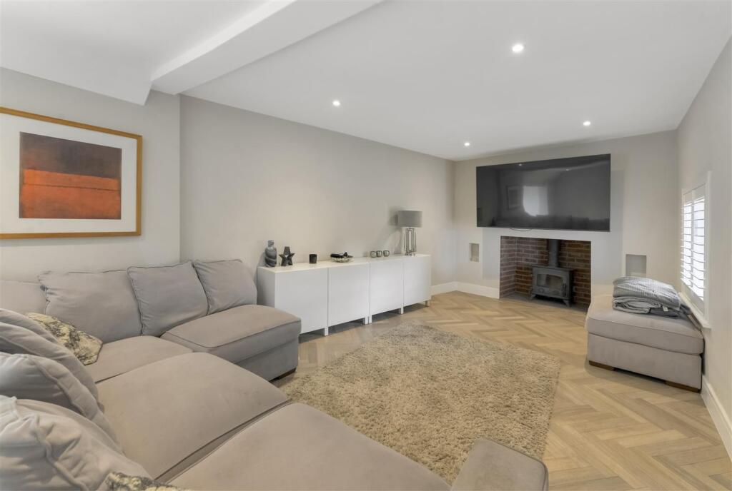 House in Tonbridge and Malling, Leybourne - View 4