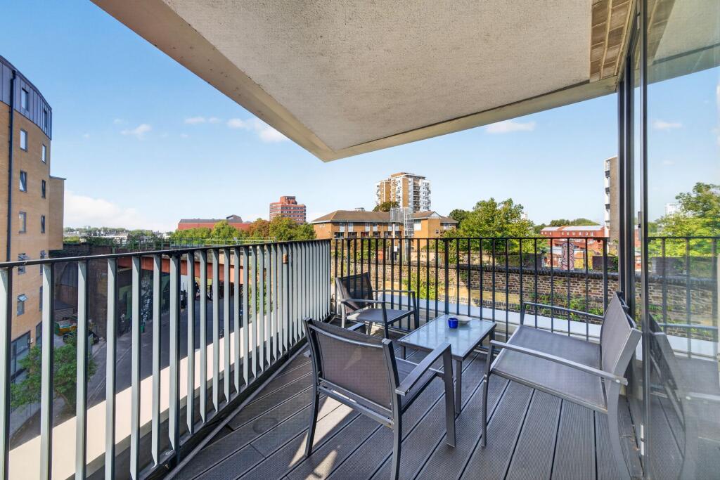 Apartment in London - View 2