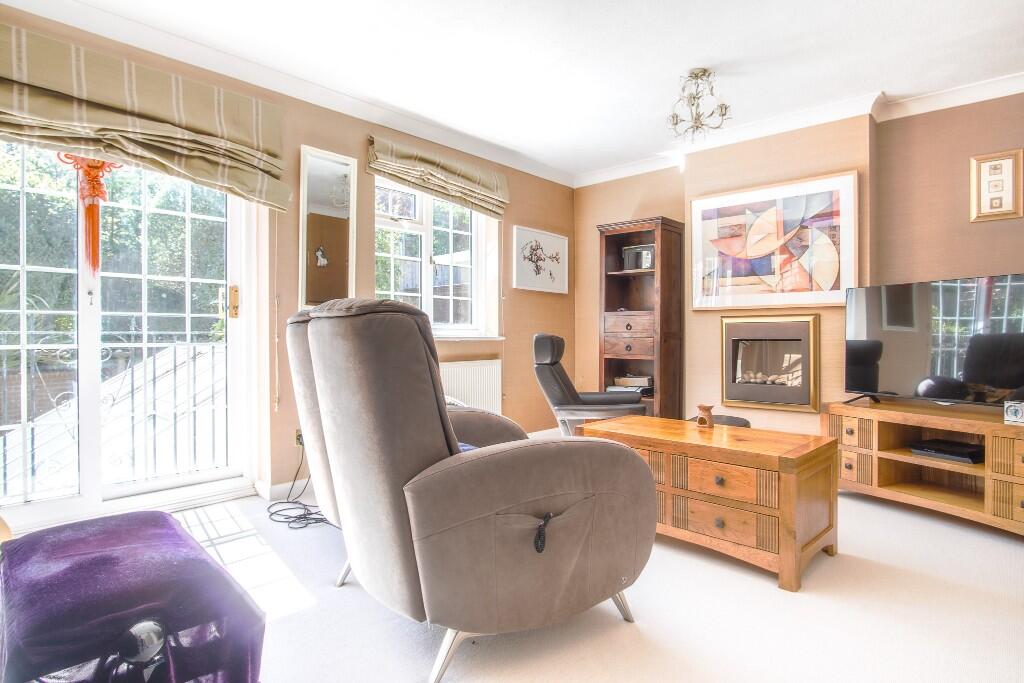 Fitzgerald Close, Eastbourne photo 5