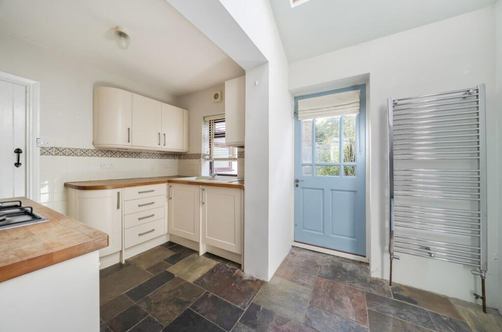 House in Tonbridge - More