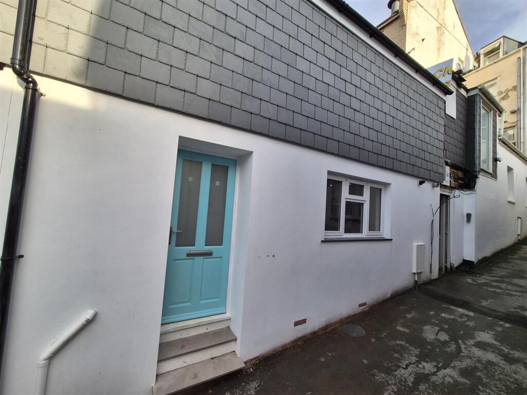 Main image of property: Ilfracombe
