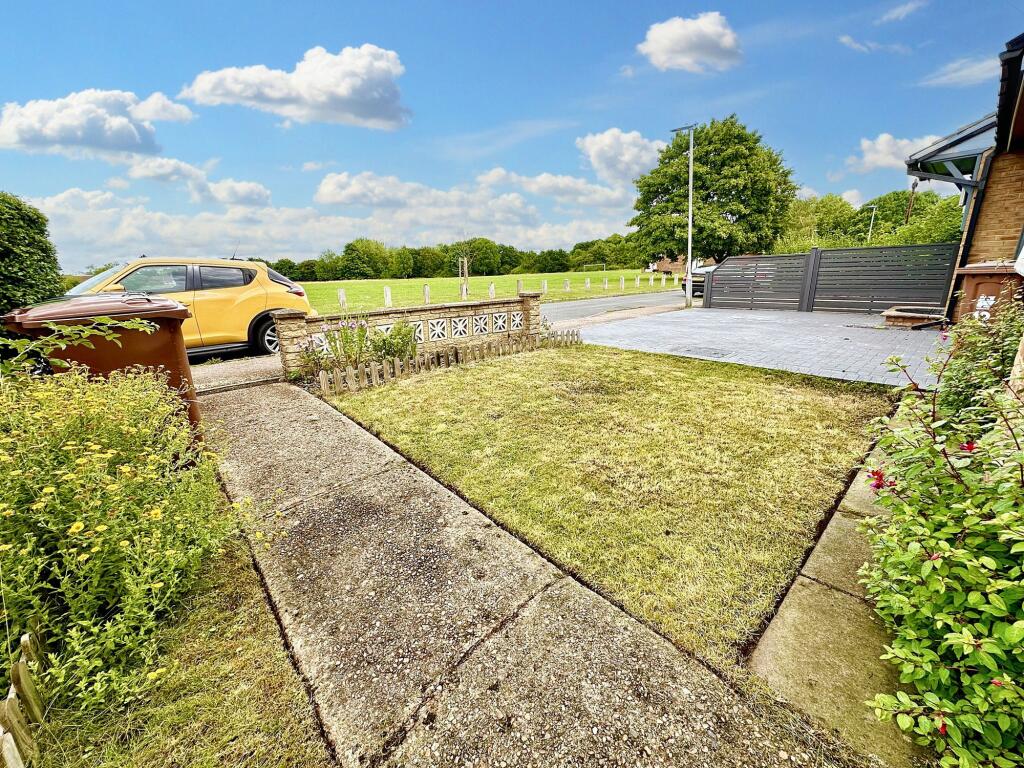Wansford Park, Borehamwood, WD6 photo 3