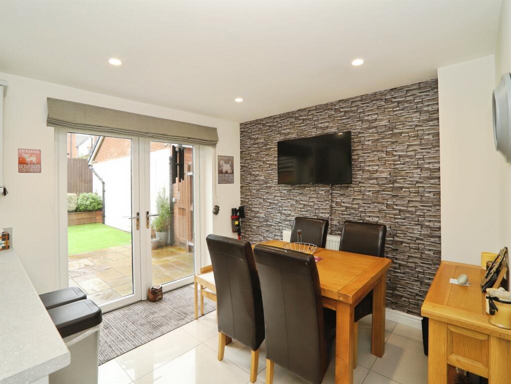 House in Cardiff, Llantrisant - View 5