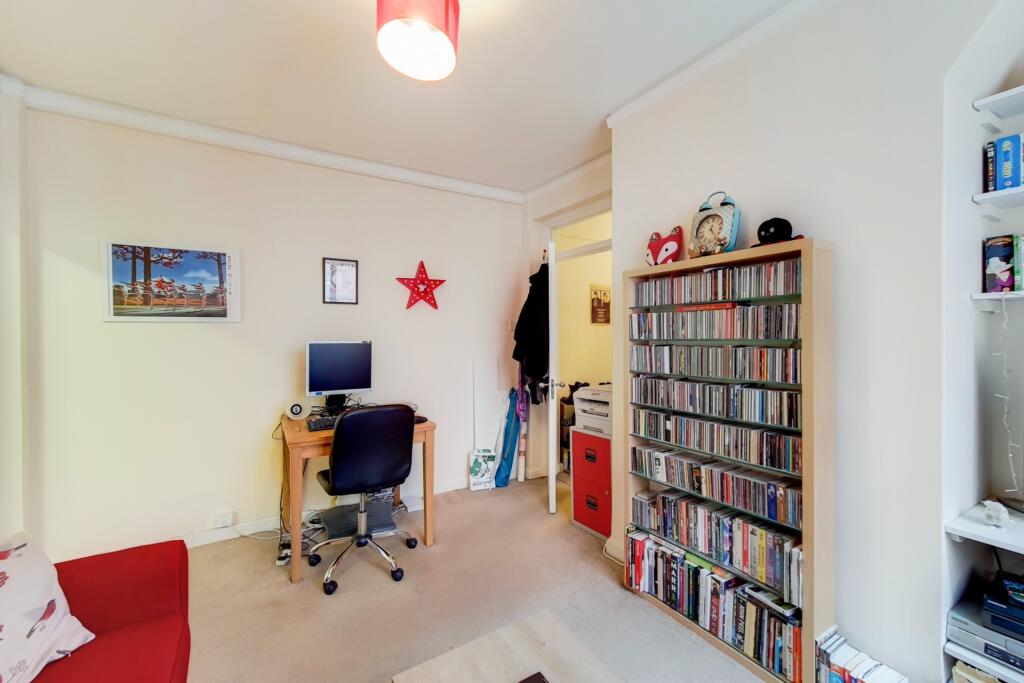 Apartment in London - View 5