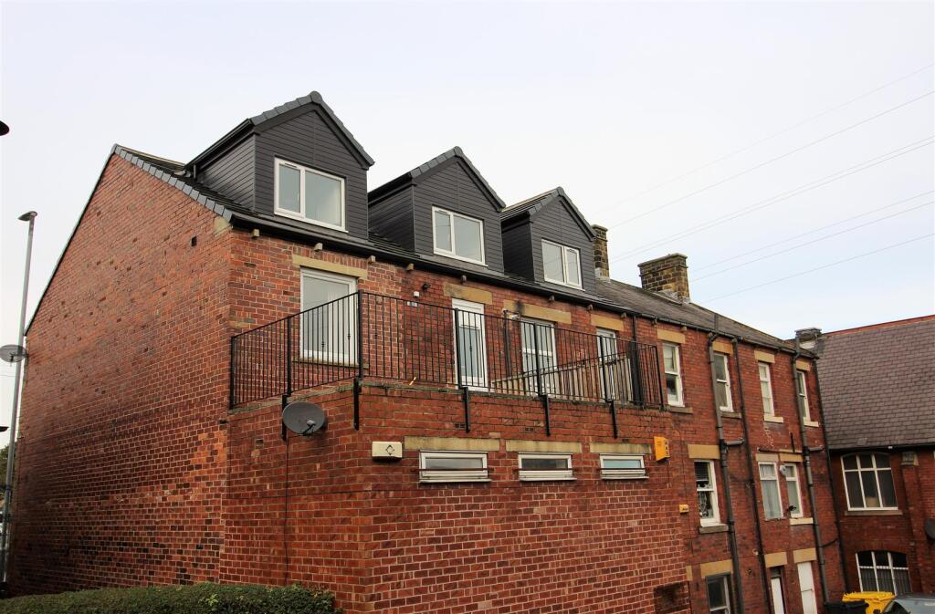 Main image of property: 151a Wakefield Road, Scissett, Huddersfield