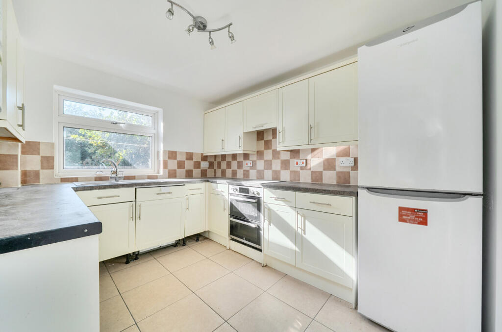 House in Eastleigh, Cranbourne Park, Hedge End - View 2