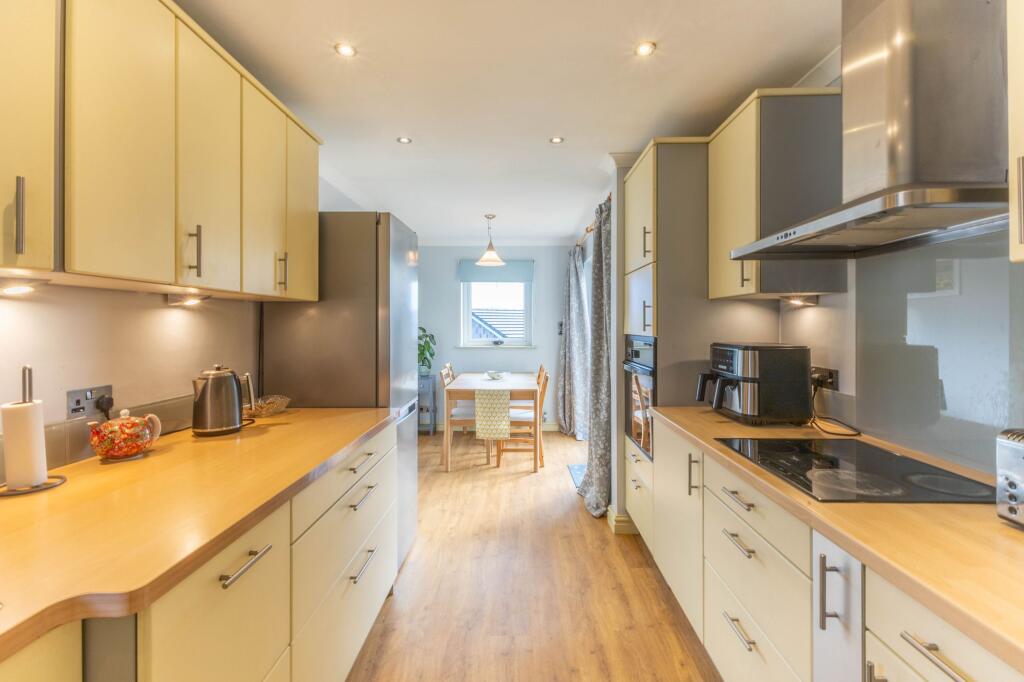 9 Ashmount Gardens, Grange-Over-Sands, LA11 photo 3