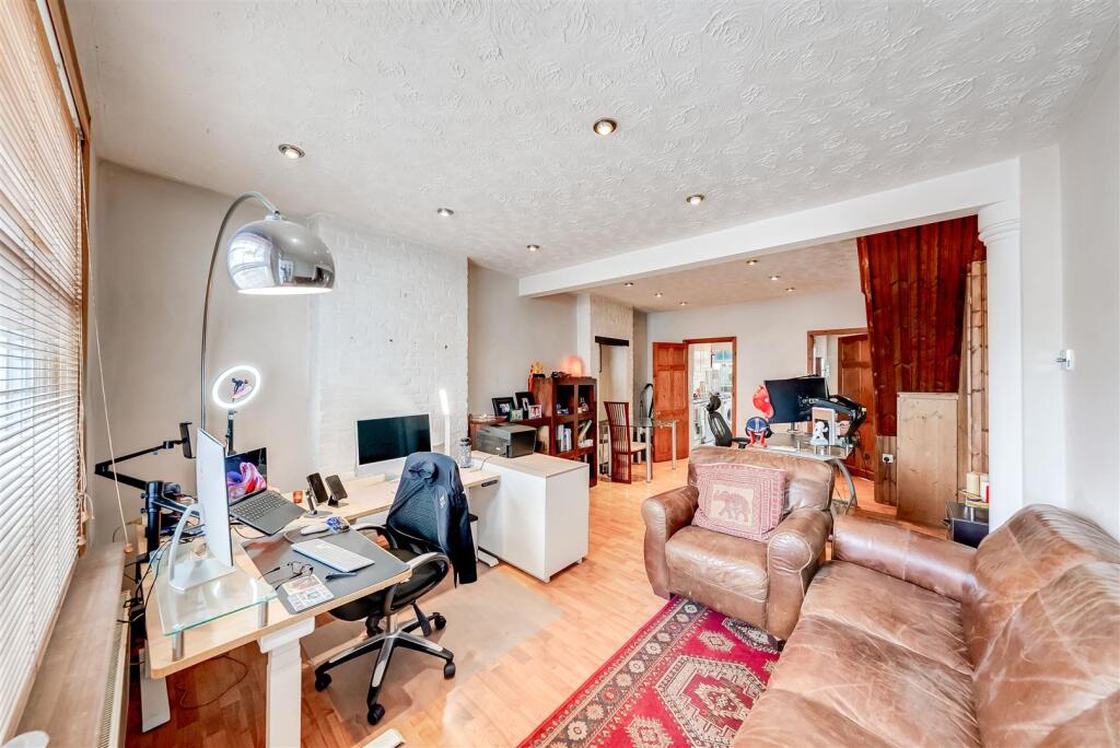 House in Dartford - View 4