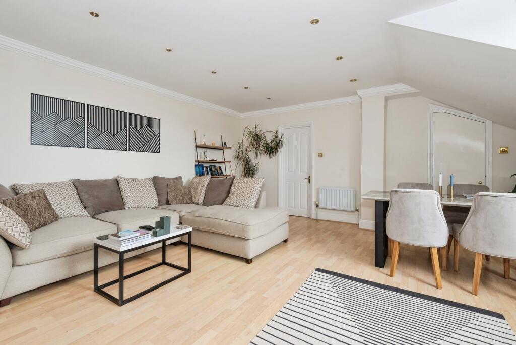 Apartment in Reigate and Banstead, Earlswood - View 2