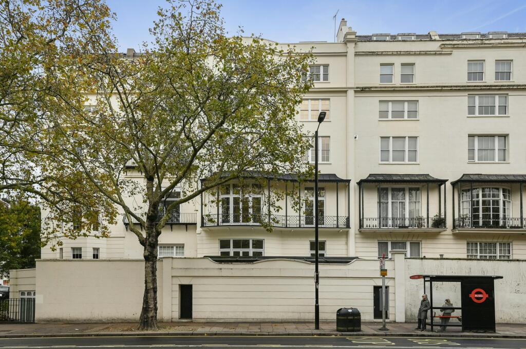 11 Connaught Place external 4.JPG