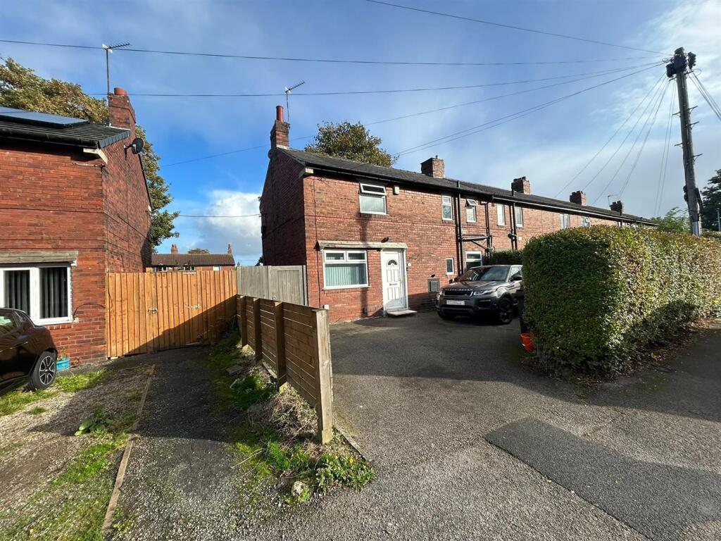 Main image of property: Poole Crescent, Leeds