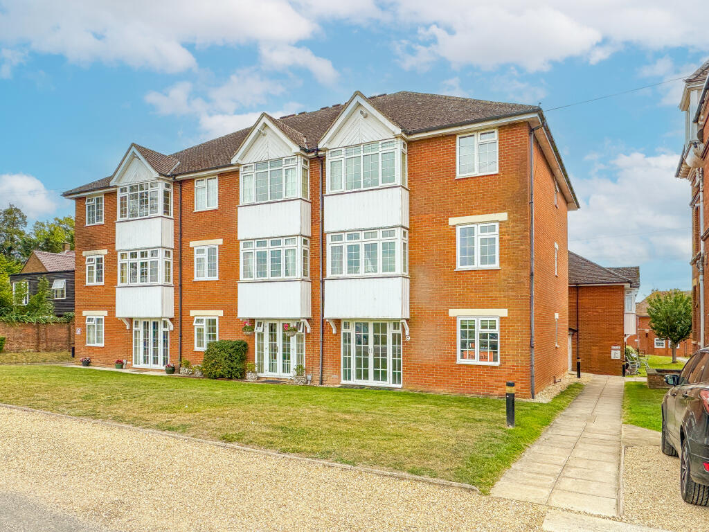Hillside, Heath Road, Newmarket, Suffolk photo 2
