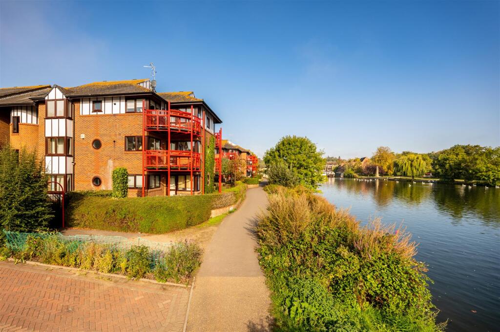 Main image of property: Caversham Wharf, Waterman Place, Reading RG1