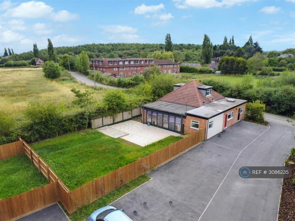 4 bedroom detached house for rent in Spring Lane, Nottingham, NG4