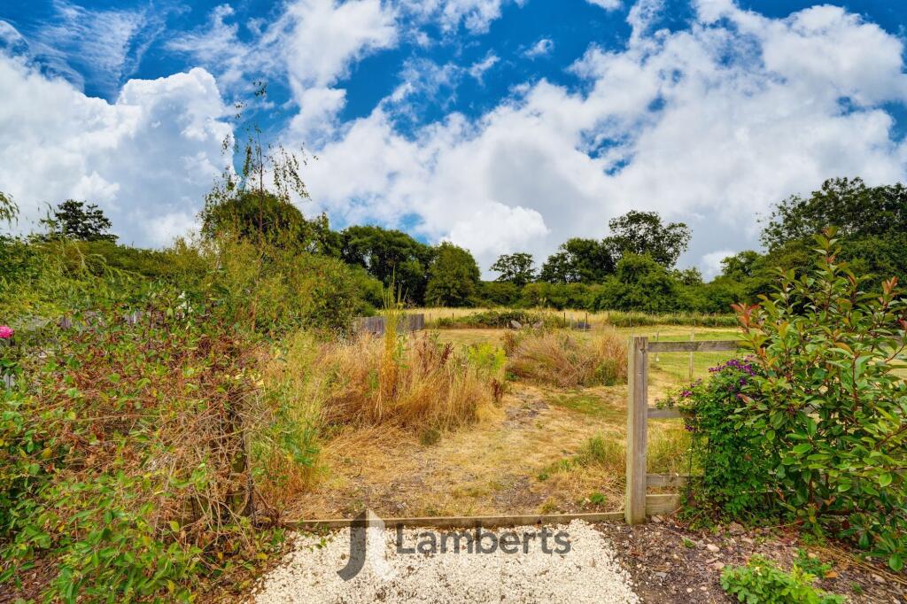 Arrow View, Studley, B80 photo 4