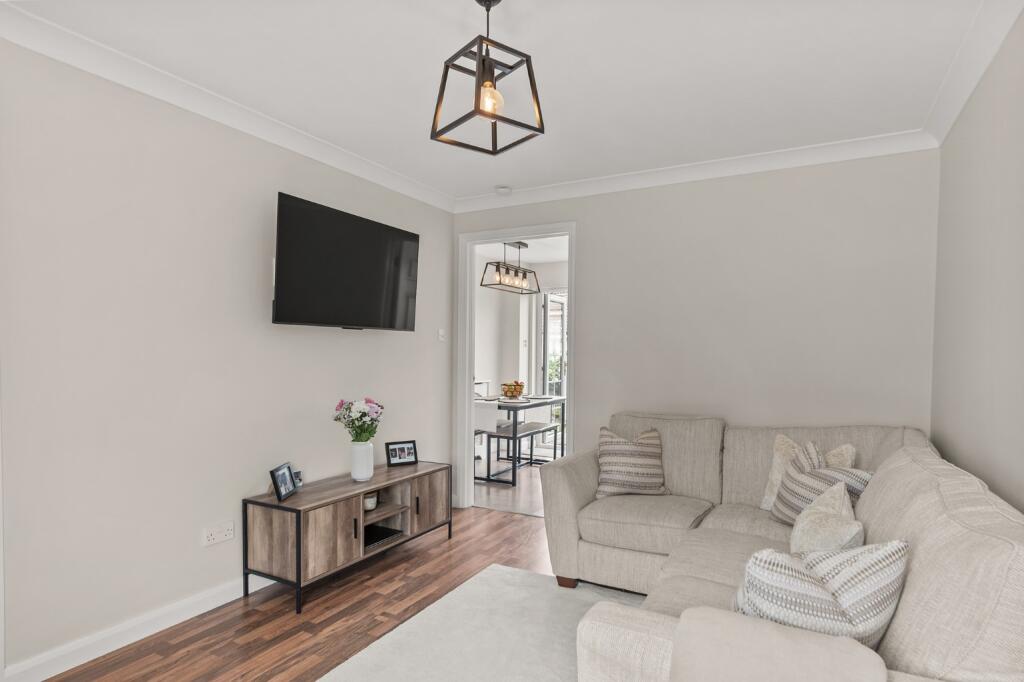 7, Greenacre Drive, Bonnybridge, Falkirk, FK4 2BF photo 4