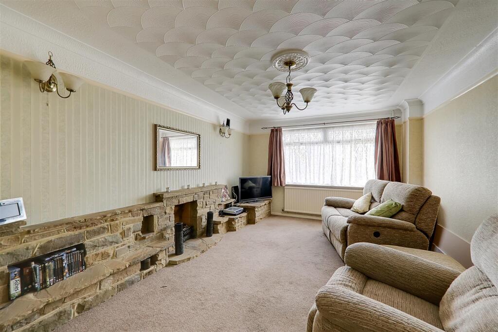 Ullswater Road, Sompting, BN15 photo 3