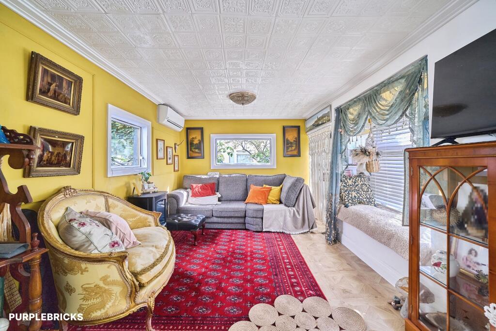House in Spelthorne, Surrey - View 5