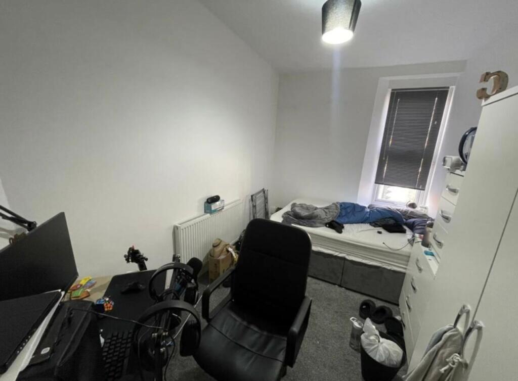 6 bedroom house for rent