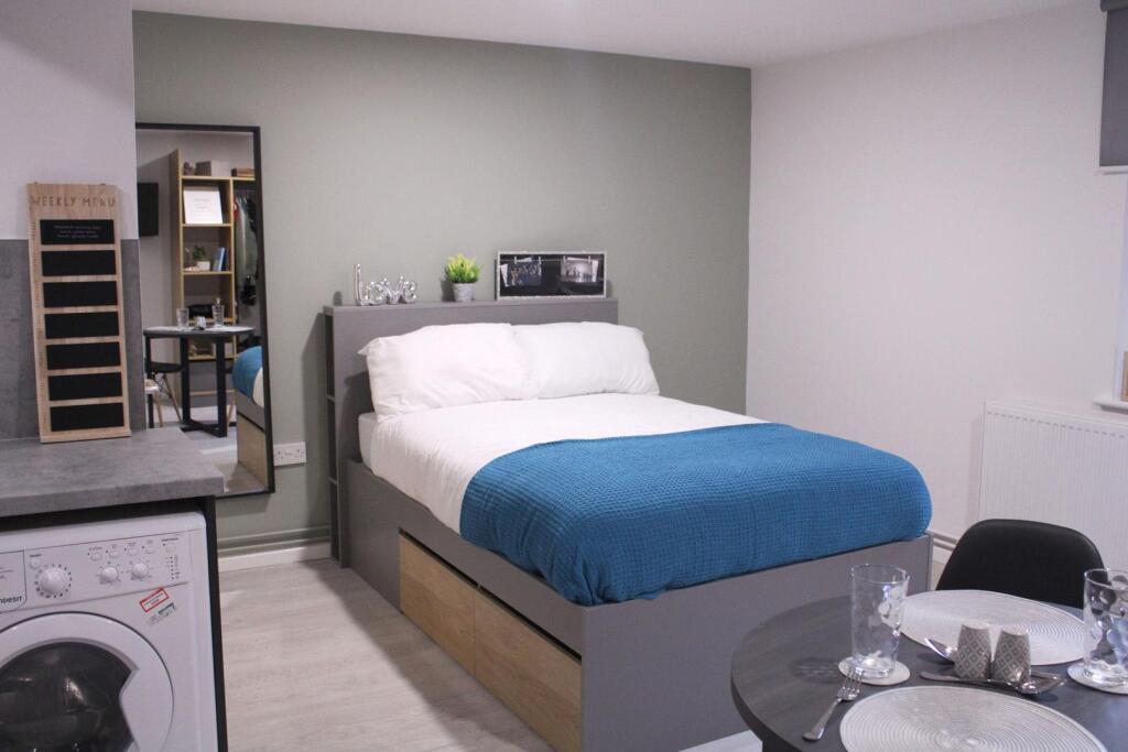 1 bedroom flat share for rent