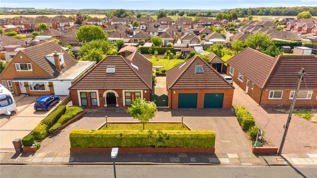 4-bed house on Rydal Avenue, Scartho, DN33, £450,000