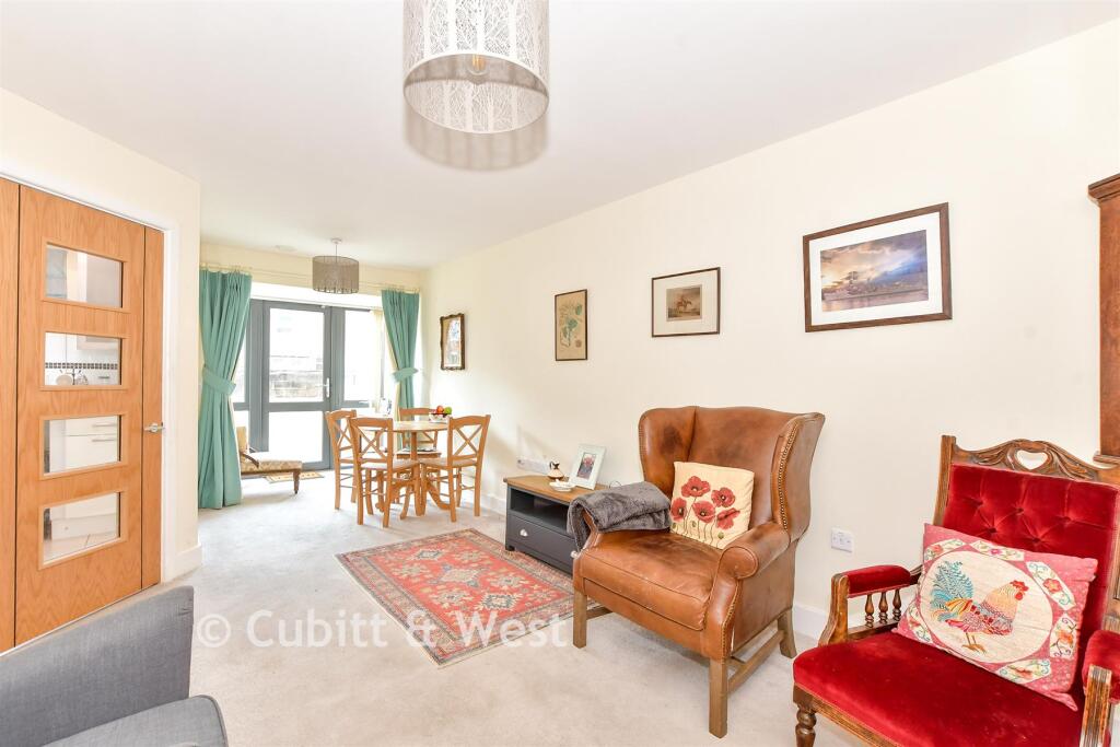 Apartment in Chichester, Midhurst - View 3