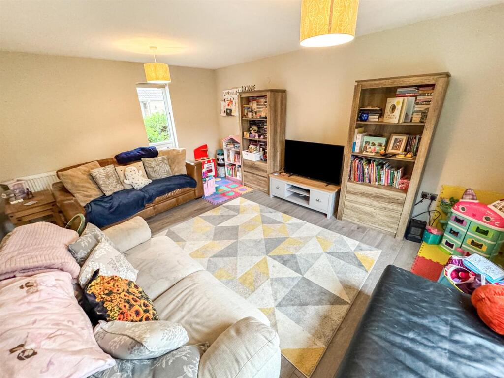 House in Corby, North Northamptonshire - View 5