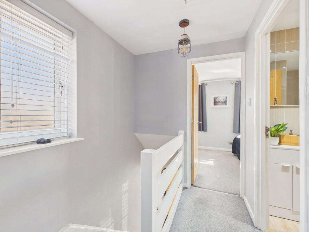 House in Horsham, West Sussex - More