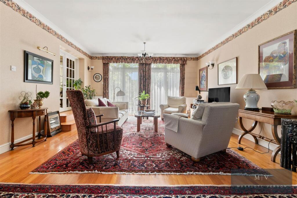 House in London, Addiscombe - More
