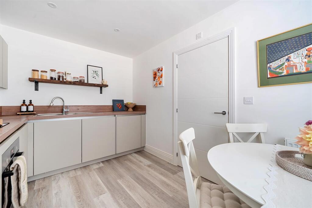 House in Finchampstead - More